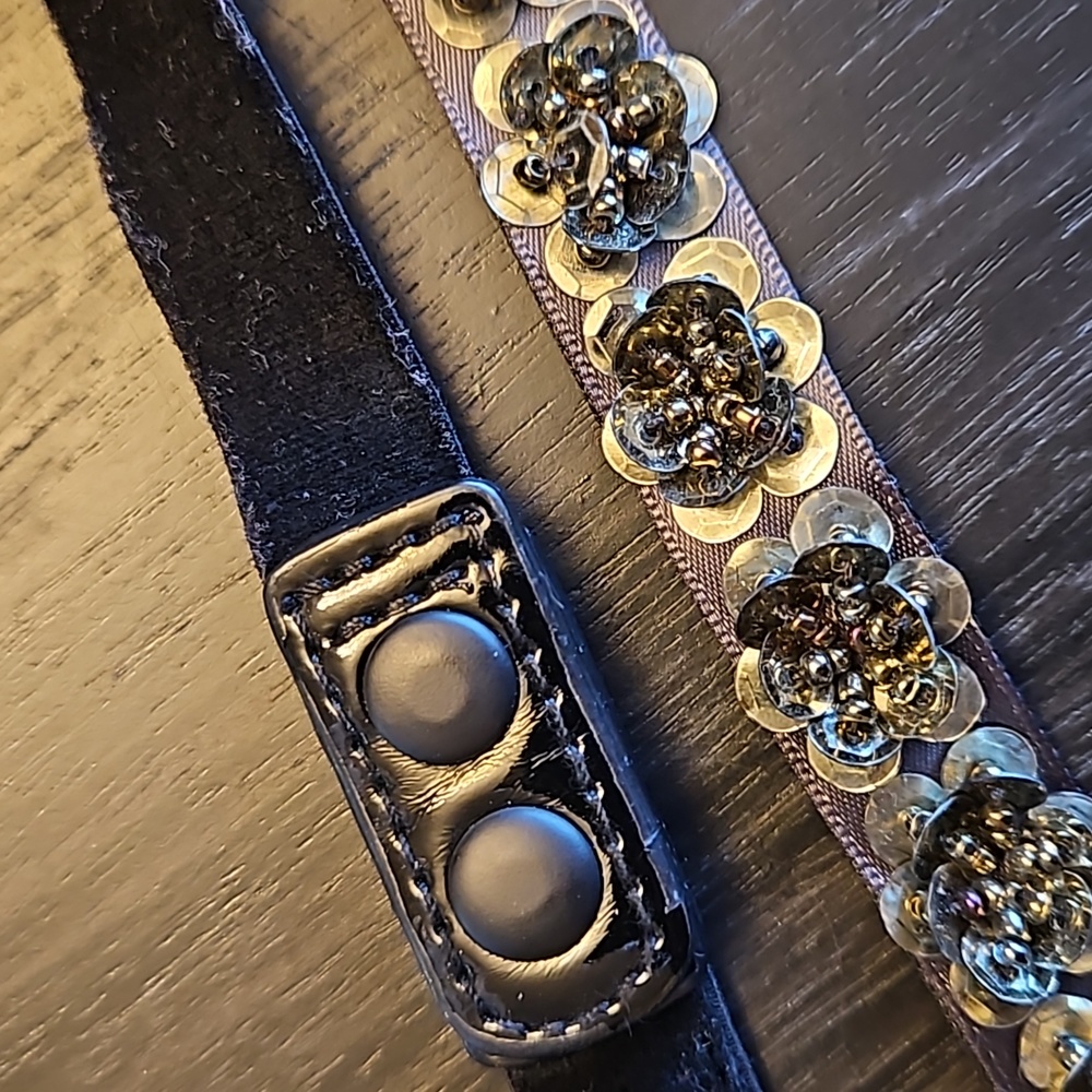 LOFT Elastic Flower sequin Belt